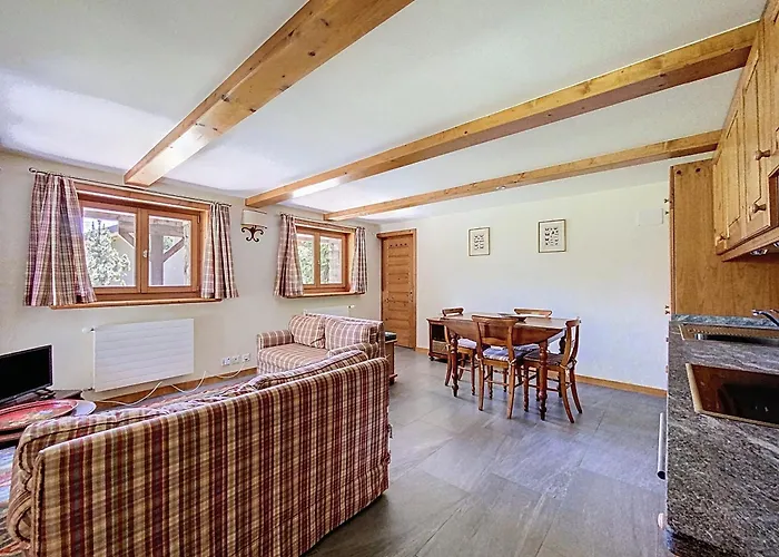 アパート Charachka Rez